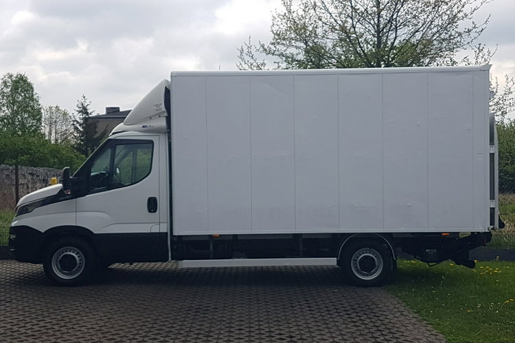 Iveco Daily 35S15 WINDA 8EP KONTENER 4.22x2.11x2.14 KLIMA KRAJOWY 3.0 zdjęcie 11