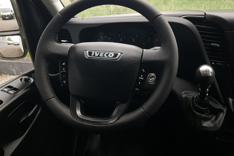 Iveco Daily 35S15 WINDA 8EP KONTENER 4.22x2.11x2.14 KLIMA KRAJOWY 3.0 zdjęcie 19