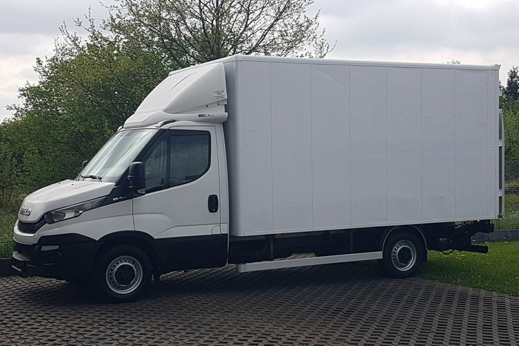 Iveco Daily 35S15 WINDA 8EP KONTENER 4.22x2.11x2.14 KLIMA KRAJOWY 3.0 zdjęcie 2