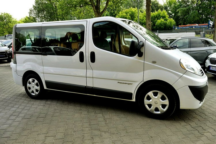 Renault Trafic 2.0DCI Klimna, 9 osób, 2013r. zdjęcie 10