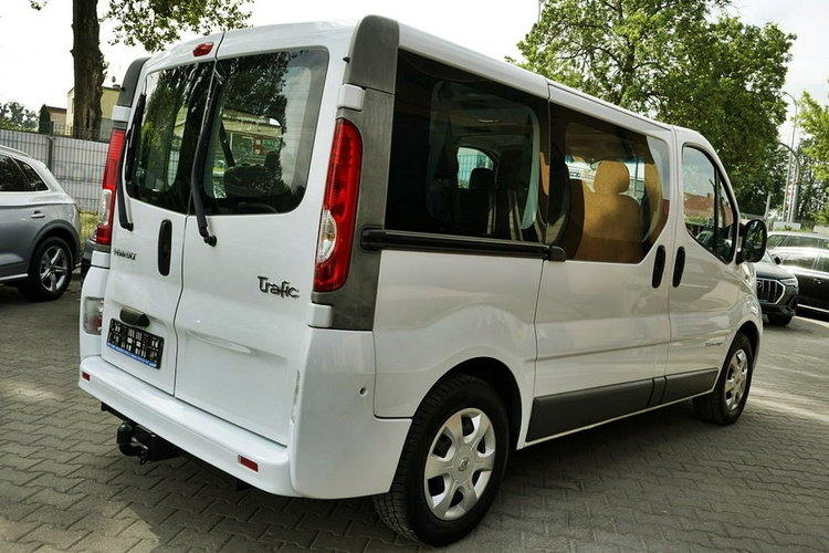 Renault Trafic 2.0DCI Klimna, 9 osób, 2013r. zdjęcie 5