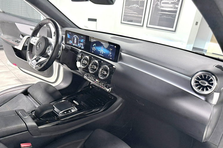 Mercedes A 35 AMG A35 AMG TURBO 306KM 4Mat Burmester Alcantara BLack Edition Performance zdjęcie 40