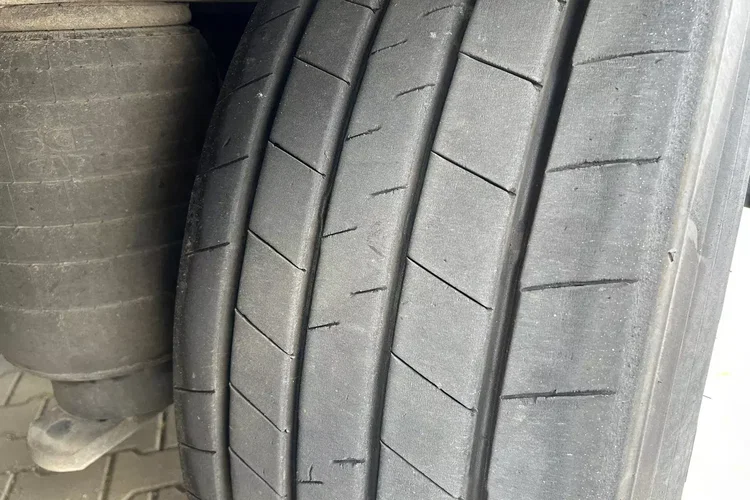 ThermoKing SLXi300; DOST; Uchwyty promowe, Paleciara zdjęcie 4