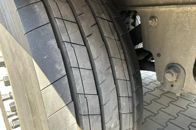 ThermoKing SLXi300; DOST; Uchwyty promowe, Paleciara zdjęcie 17