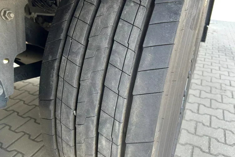 ThermoKing SLXi300; DOST; Uchwyty promowe, Paleciara zdjęcie 5