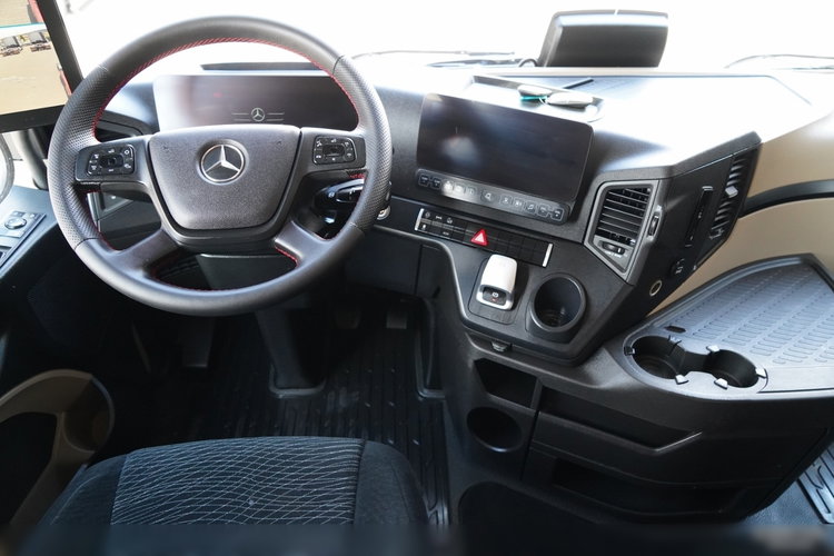 Mercedes ACTROS 1845 / MP5 / BIG SPACE / OPONY 100% / PO KONTRAKCIE SERWISOWYM zdjęcie 29