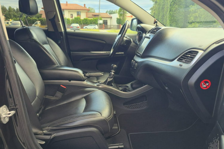 Freemont Fiat Freemont 7 FOTELI, SKÓRY, ALUFELGI, MANUAL, 2 KLUCZE, SERWIS zdjęcie 21