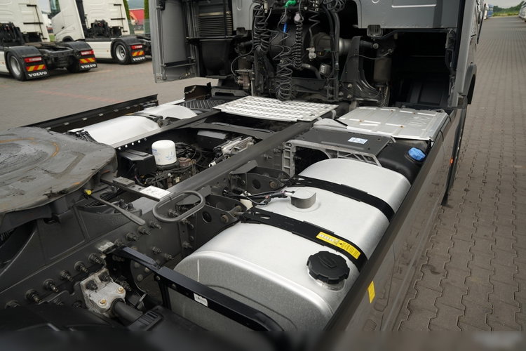 Volvo FH 500 / KLIMA POSTOJOWA / I-SAVE / I-SHIFT / PRZÓD NA PODUSZKACH  / OPONY 100% / zdjęcie 16