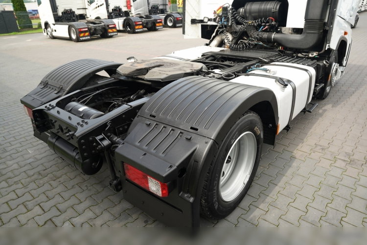 Ford F-MAX 500 / MEGA /  LOW DECK / KLIMA POSTOJOWA / BOGATE WYPOSAŻENIE / EURO 6  zdjęcie 15