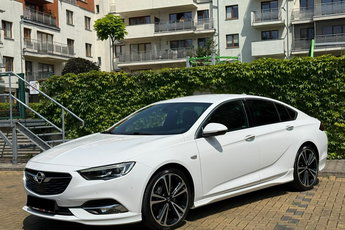 Opel Insignia Grand Sport BDB stan, 4x4, serwisowana, bezwypadkowa