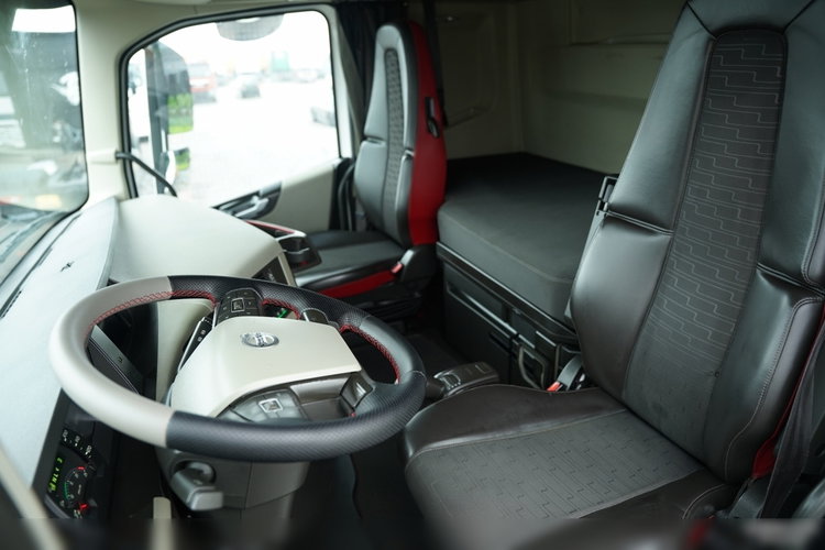 Volvo FH 500 / NISKA KABINA / I-SHIFT / ALUFELGI   zdjęcie 23