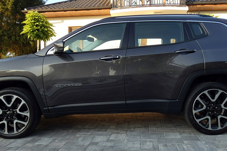 Jeep Compass 95 tyś km 2-GI WŁ Salon PL BENZYNA 2018 Automat LIMITED 4X4 Gwarancja zdjęcie 20