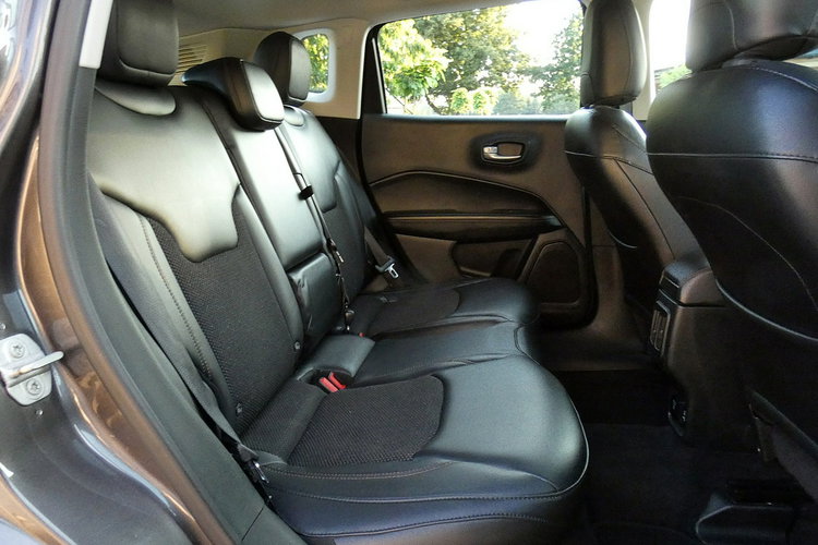 Jeep Compass 95 tyś km 2-GI WŁ Salon PL BENZYNA 2018 Automat LIMITED 4X4 Gwarancja zdjęcie 25