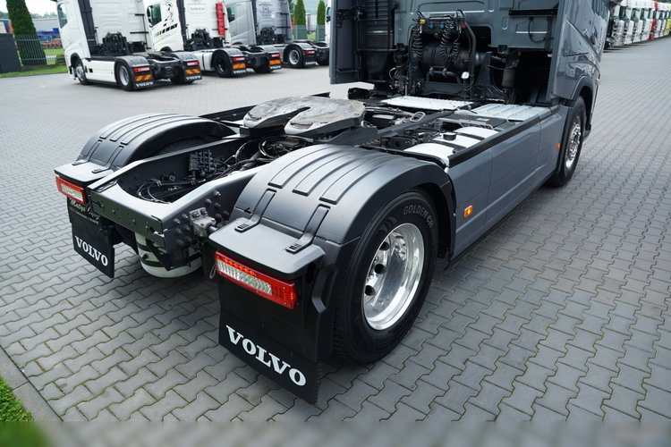 Volvo FH 500 / KLIMA POSTOJOWA   / I-SHIFT / ALUFELGI /  OPONY 100%  zdjęcie 15