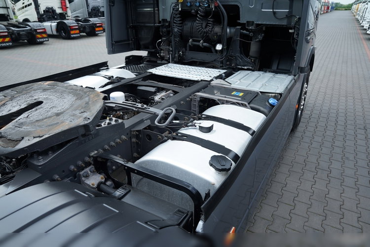 Volvo FH 500 / KLIMA POSTOJOWA   / I-SHIFT / ALUFELGI /  OPONY 100%  zdjęcie 16