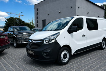 Opel Vivaro 1.6 CDTi 125KM 5-osobowy przeszklony, niski przebieg