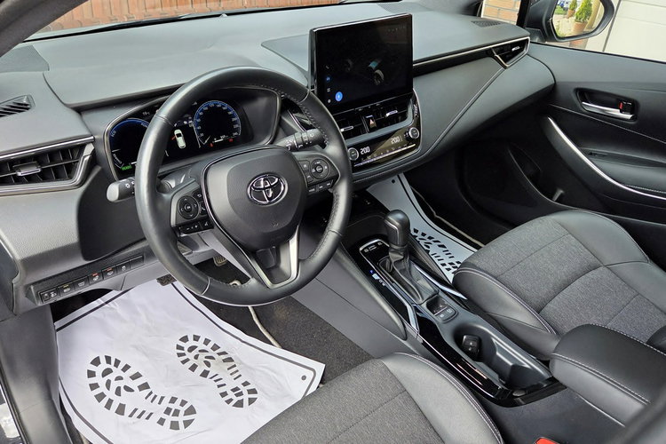 Toyota Corolla 1.8 140KM Hybyda , mały przebieg TYLKO 11 tys. km. Bogata wersja . zdjęcie 16