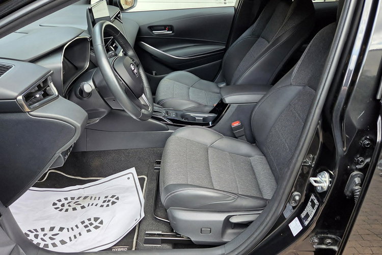 Toyota Corolla 1.8 140KM Hybyda , mały przebieg TYLKO 11 tys. km. Bogata wersja . zdjęcie 17
