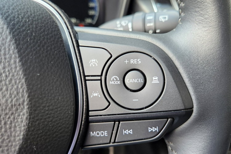 Toyota Corolla 1.8 140KM Hybyda , mały przebieg TYLKO 11 tys. km. Bogata wersja . zdjęcie 28