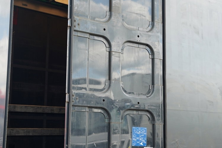 Krone FIRANKA / MEGA / DACH PODNOSZONY / OŚ PODNOSZONA / zdjęcie 14