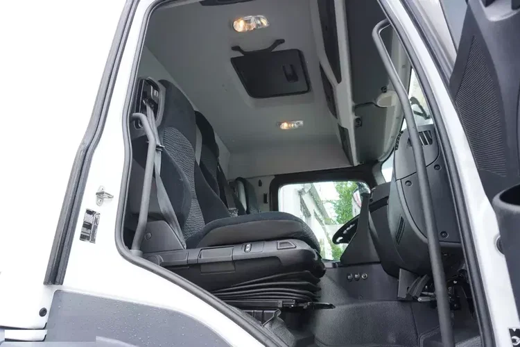 Mercedes Arocs 1827 / 10 tys. km / 4x4 / Nauka jazdy / plandeka 14 EPAL_254974 zdjęcie 29