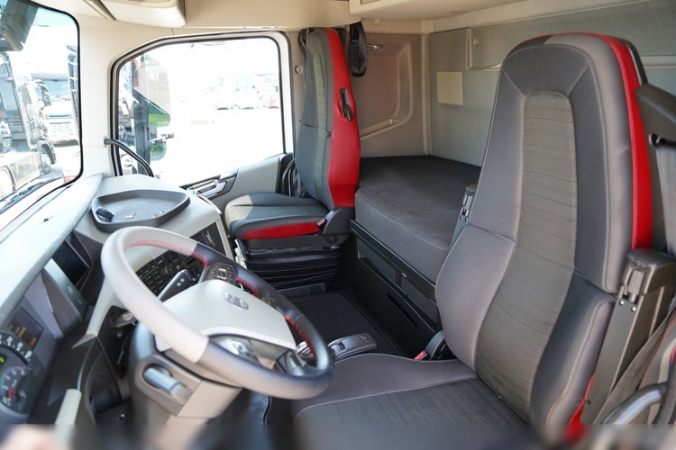 Volvo FH 500 / NISKA KABINA / HYDRAULIKA / WYSOKO ZAWIESZONY / zdjęcie 24