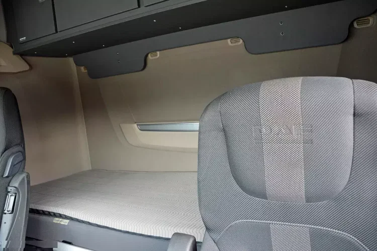 DAF XG+ 530 / ZF INTARDER / FULL LED / TRĄBY /KLIMA POST. / 2 ZBIORNIKI zdjęcie 19