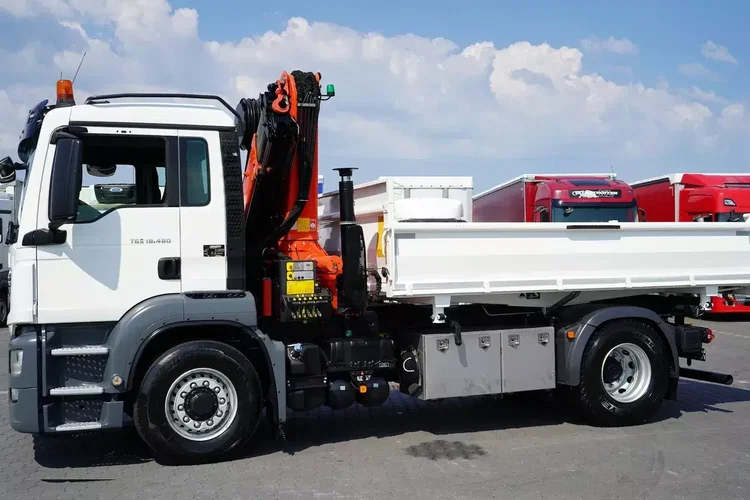 MAN TGS / 18.480 / E 6 / 4 X 4 / WYWROTKA + HDS / PALFINGER PK 20001 / PILOT zdjęcie 33