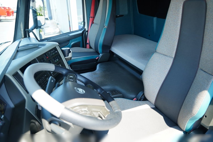 Volvo FM 370 / SOLÓWKA / FIRANKA - 9.1 M / 6X2 / WINDA DHOLLANDIA - 2 000 KG / MOCNA PODŁOGA / KLIMA POSTOJOWA / I- SHIFT / EURO 6 zdjęcie 32