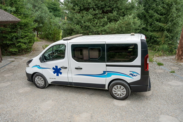 Renault Trafic Les Dauphins / Karetka / Pojazd Sanitarny / Nowy Silnik / Po Serwisie zdjęcie 32