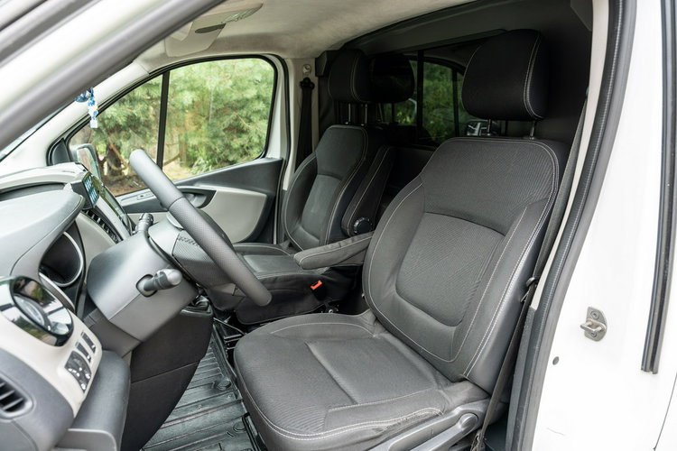Renault Trafic Les Dauphins / Karetka / Pojazd Sanitarny / Nowy Silnik / Po Serwisie zdjęcie 50