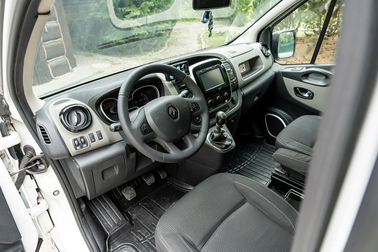 Renault Trafic Les Dauphins / Karetka / Pojazd Sanitarny / Nowy Silnik / Po Serwisie zdjęcie 51