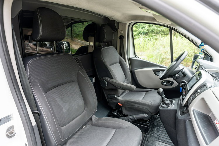 Renault Trafic Les Dauphins / Karetka / Pojazd Sanitarny / Nowy Silnik / Po Serwisie zdjęcie 52