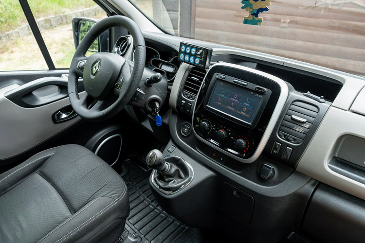Renault Trafic Les Dauphins / Karetka / Pojazd Sanitarny / Nowy Silnik / Po Serwisie zdjęcie 55