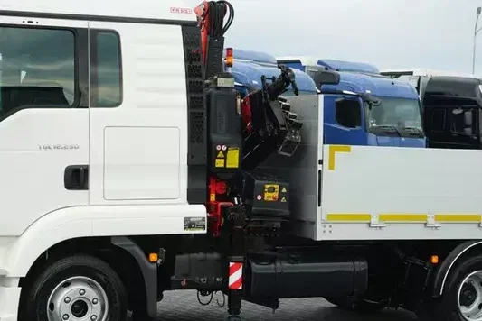 MAN / TGL / 12.250 / SKRZYNIOWY + HDS / FASSI F 65 / PILOT zdjęcie 27