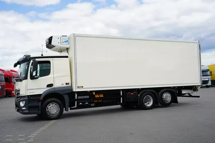 Mercedes ACTROS / 2540 / ACC / E 6 / CHŁODNIA + WINDA / 20 PALET / OŚ SKRĘTNA zdjęcie 23