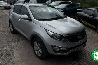 Kia Sportage 1.6 GDI ledy bi xenon 2 x panorama full serwis kamera zamiana 1.r.gwar