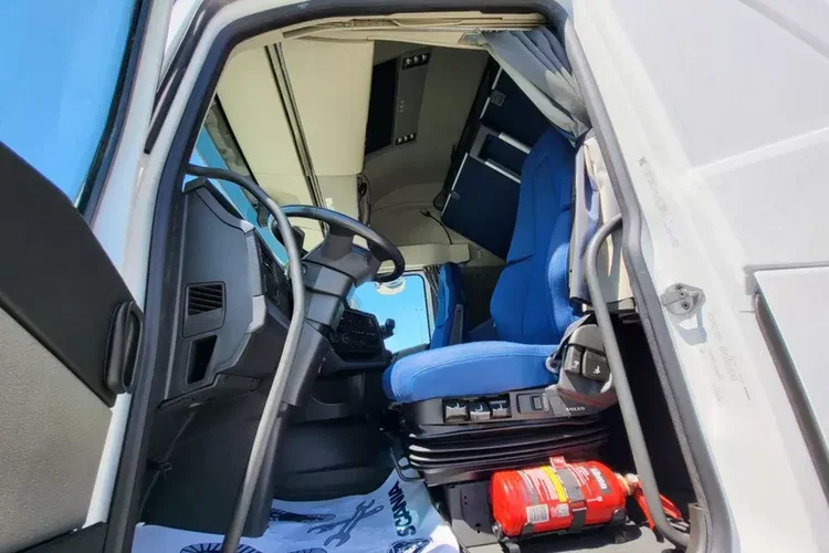 Volvo FH 4X2 460 Globetrotter XL zdjęcie 12