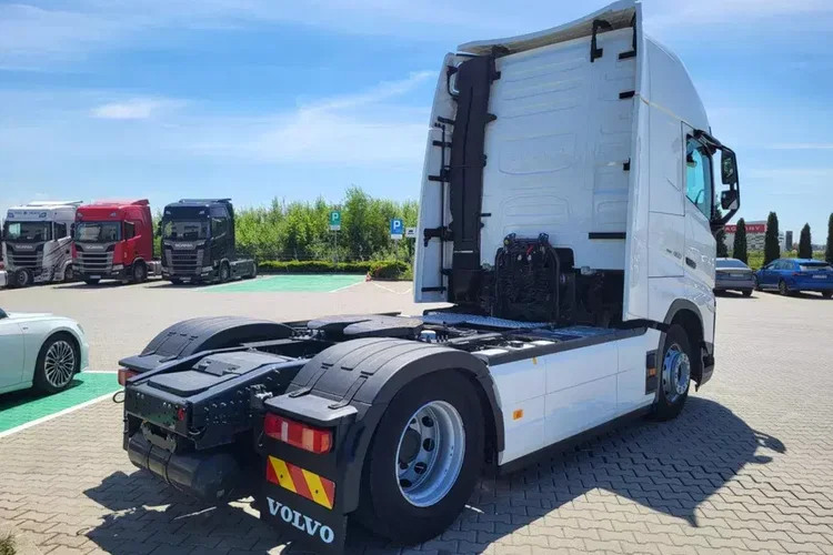 Volvo FH 4X2 460 Globetrotter XL zdjęcie 4