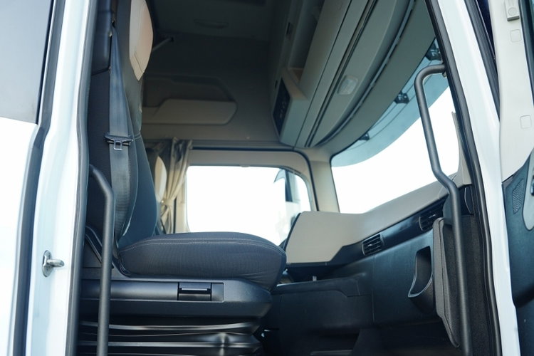 Ford F-MAX 500 / KLIMATYZACJA POSTOJOWA / EURO 6 zdjęcie 39