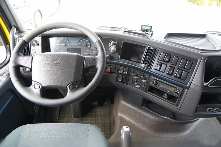 Volvo FH 420 / 319 TYS.KM. / / PEŁNY SERWIS/ SPROWADZONY / HYDRAULIKA / zdjęcie 27