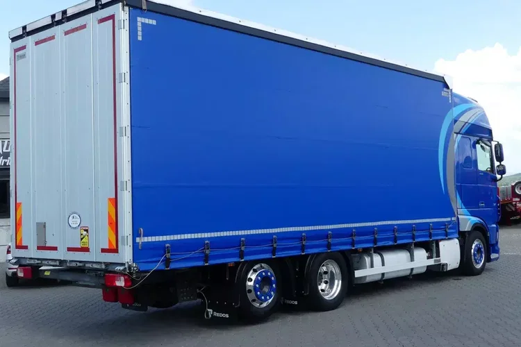 DAF XF 106.530 6x2 / FIRANKA 7.70m / EURO 6 / KLIMATYZACJA POSTOJOWA / zdjęcie 3