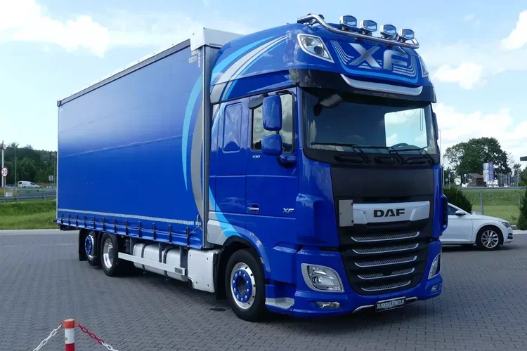 DAF XF 106.530 6x2 / FIRANKA 7.70m / EURO 6 / KLIMATYZACJA POSTOJOWA / zdjęcie 7