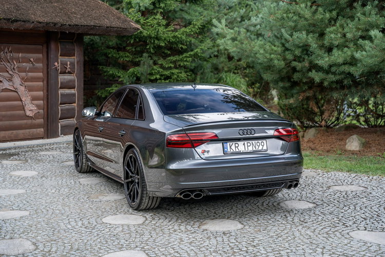 Audi S8 Plus / 4.0 TFSI 605KM / Concaver / Panorama / Masaże / Ceramika / FV zdjęcie 2