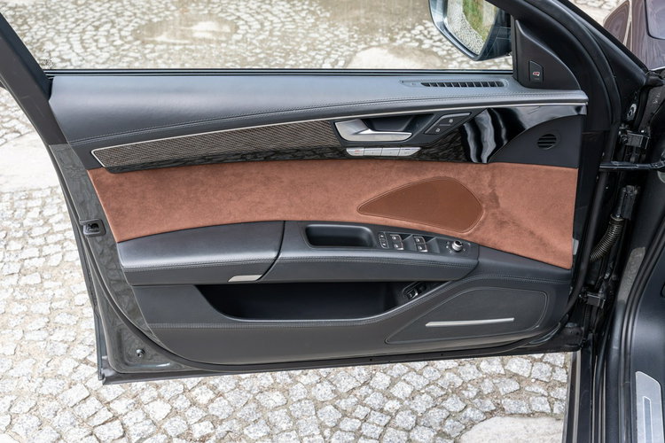 Audi S8 Plus / 4.0 TFSI 605KM / Concaver / Panorama / Masaże / Ceramika / FV zdjęcie 28