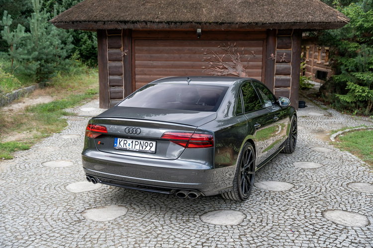 Audi S8 Plus / 4.0 TFSI 605KM / Concaver / Panorama / Masaże / Ceramika / FV zdjęcie 4