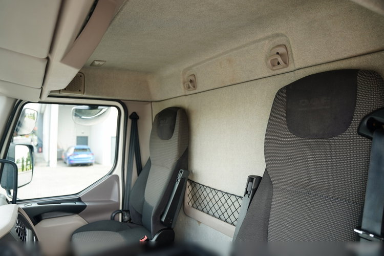 DAF LF 250 / 4X2 / SKRZYNIOWY - 7.3 + HDS HYVA HB 150X -E3 / STEROWANIE RADIOWE / ROTATOR / MAX UDŹWIG: 5200 KG / EURO 6 zdjęcie 36