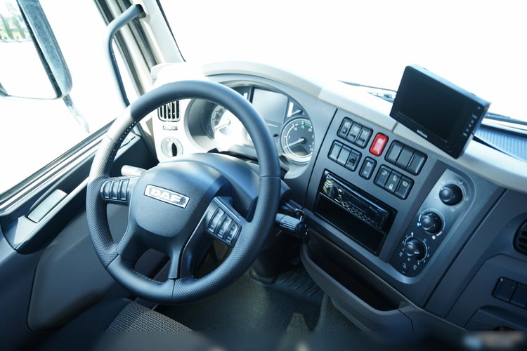 DAF LF 250 / 4X2 / SKRZYNIOWY - 7.3 + HDS HYVA HB 150X -E3 / STEROWANIE RADIOWE / ROTATOR / MAX UDŹWIG: 5200 KG / EURO 6 zdjęcie 38
