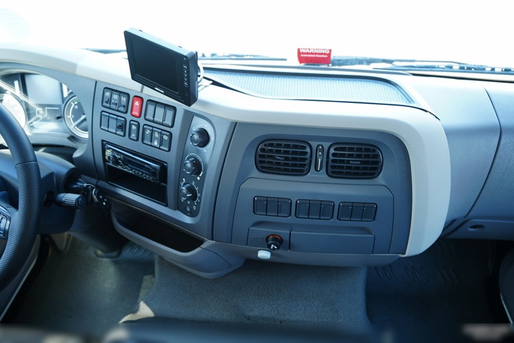 DAF LF 250 / 4X2 / SKRZYNIOWY - 7.3 + HDS HYVA HB 150X -E3 / STEROWANIE RADIOWE / ROTATOR / MAX UDŹWIG: 5200 KG / EURO 6 zdjęcie 40