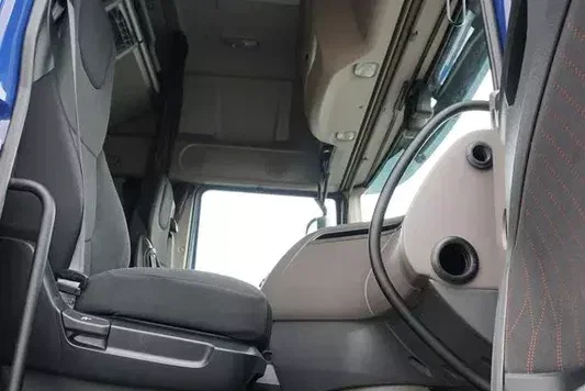 DAF XF / 480 / ACC / EURO 6 / SSC / MEGA / BDF / 7.82 M / RETARDER / OŚ SKRĘTNA zdjęcie 39